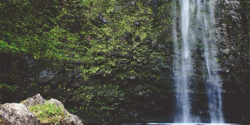 卓越华天培训咨询：企业文化建设如何驱动员工归属感与绩效双提升